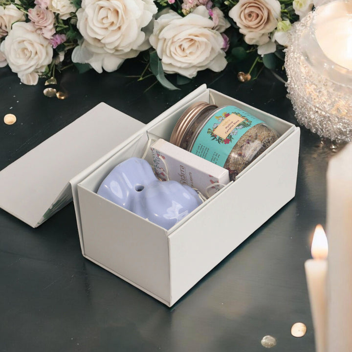 This gift set looks elegant and perfect for special occasions! The handcrafted ceramic diffuser, T-lights, and Nytarra Mystical Camphor Blend make it a thoughtful present. 